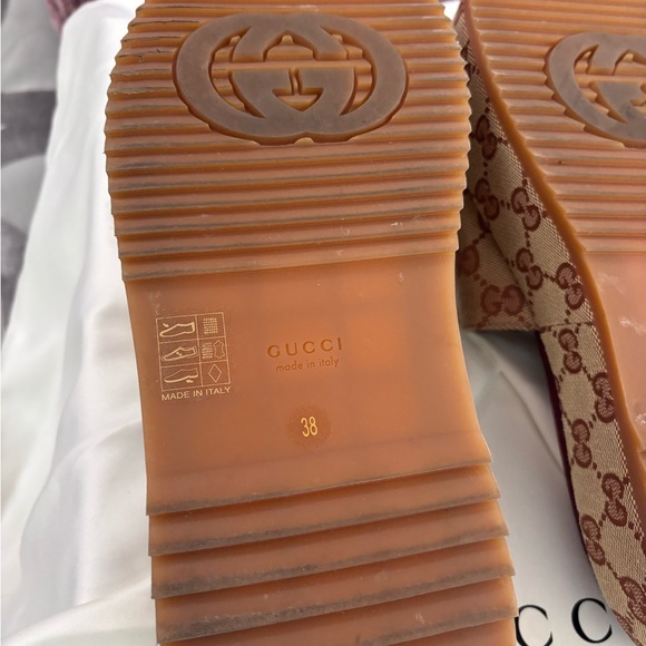 Beautiful & Authentic Tan GUGGI shoes - Picture 5 of 10